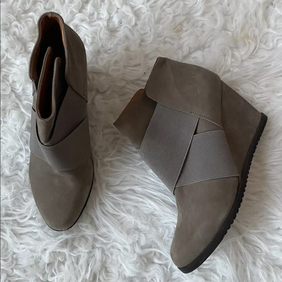 Kenneth Cole gentle souls two for Dawn wedge strap booties suede ankle boots - Picture 7 of 9